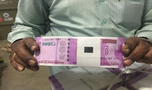 2000-indian-currency